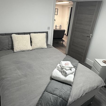 Stunning 2-Flat In Leicester! Extérieur photo