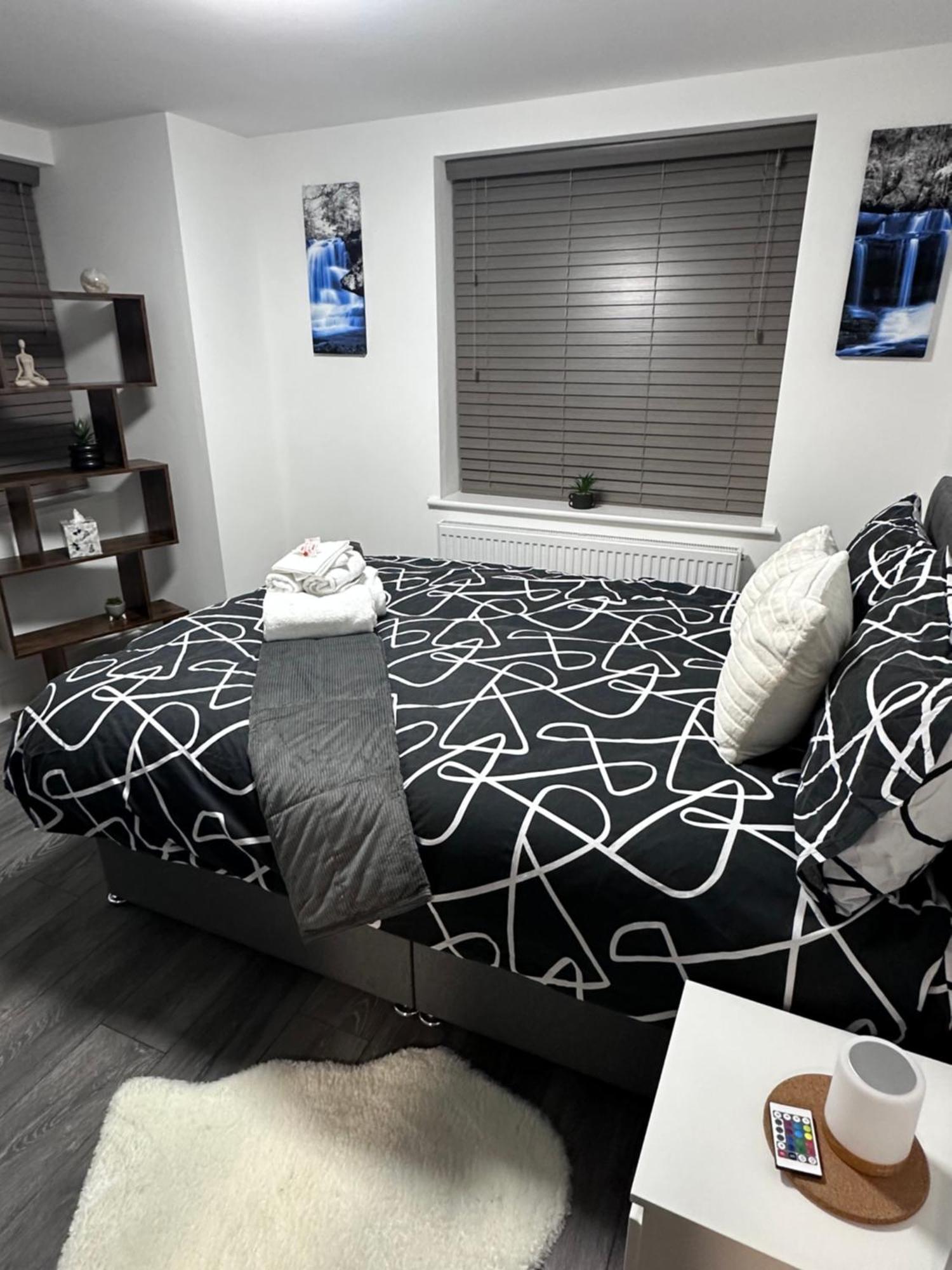 Stunning 2-Flat In Leicester! Extérieur photo